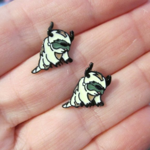 Appa Earrings Bison~Hypoallergenic - Picture 1 of 4